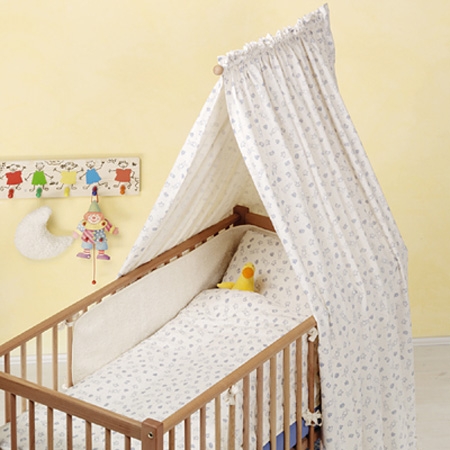 Балдахины на детскую кроватку — какие бывают и в чем их особенности?