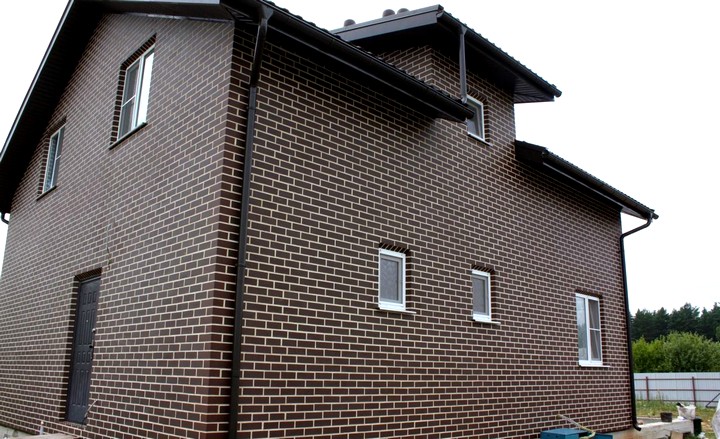 Termo panelių fasadiniai defektai