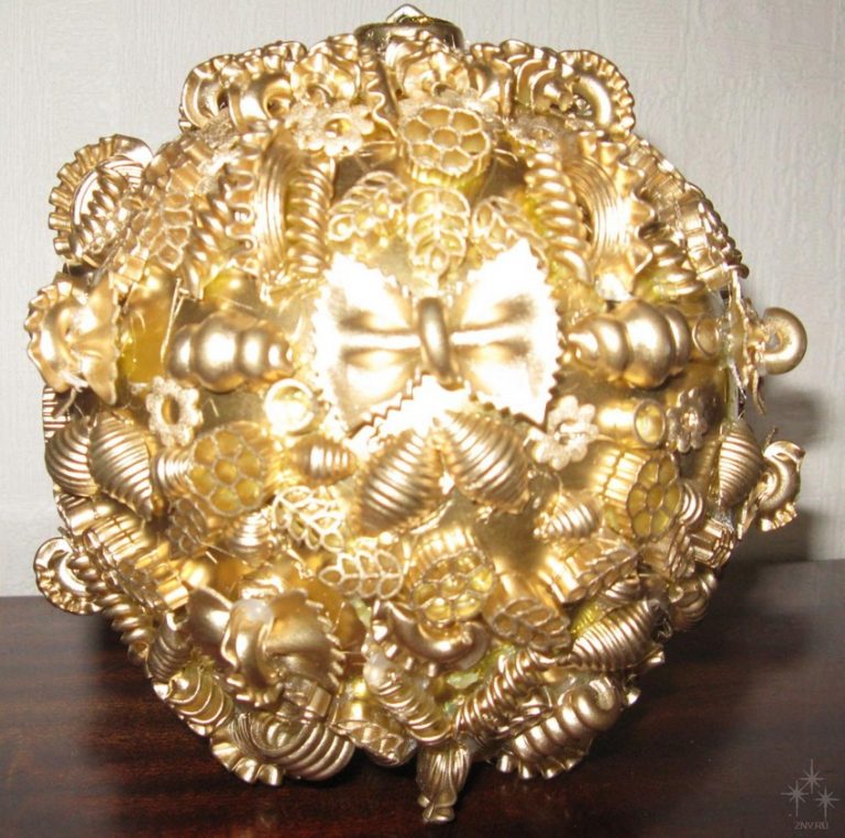 Новогодние игрушки из макарон фото