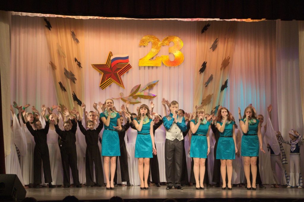 школьники 23 февраля