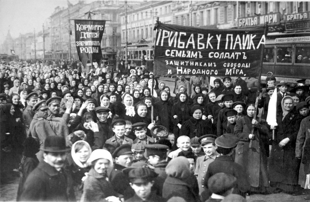 После событий 1917 года большевики, утвердившиеся у власти, праздник женщин превратили в официальное мероприятие