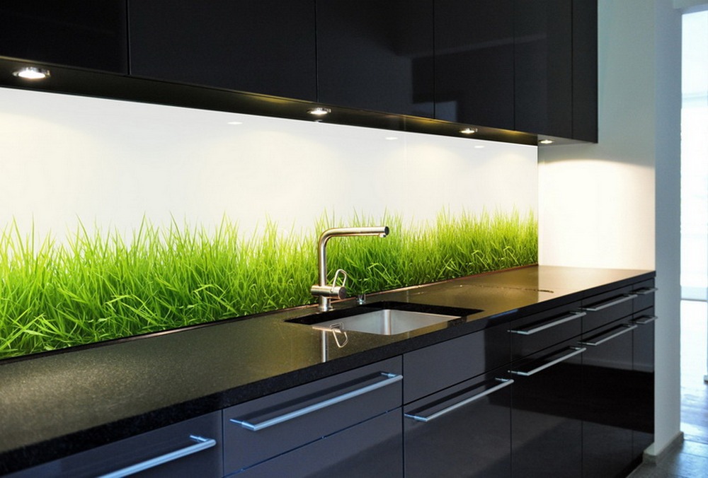Стеклянный фартук для кухни с изображением зеленой травы