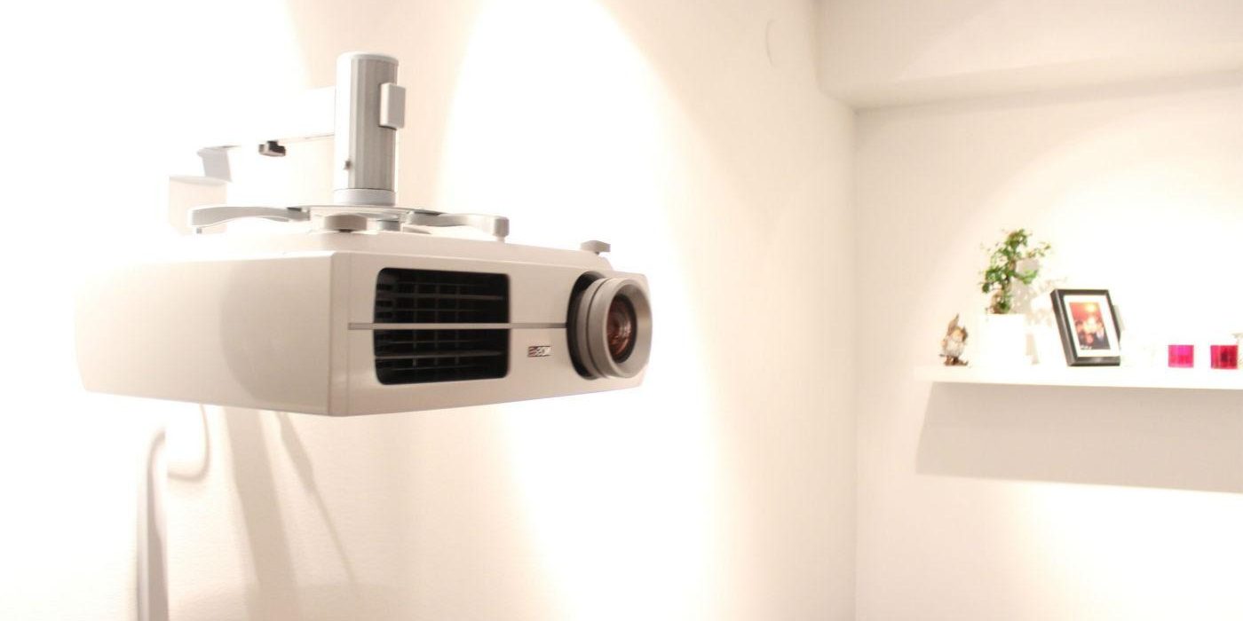 Современный универсальный проектор для домашнего кинотеатра