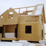 Особенности и этапы строительства одноэтажных домов из СИП панелей