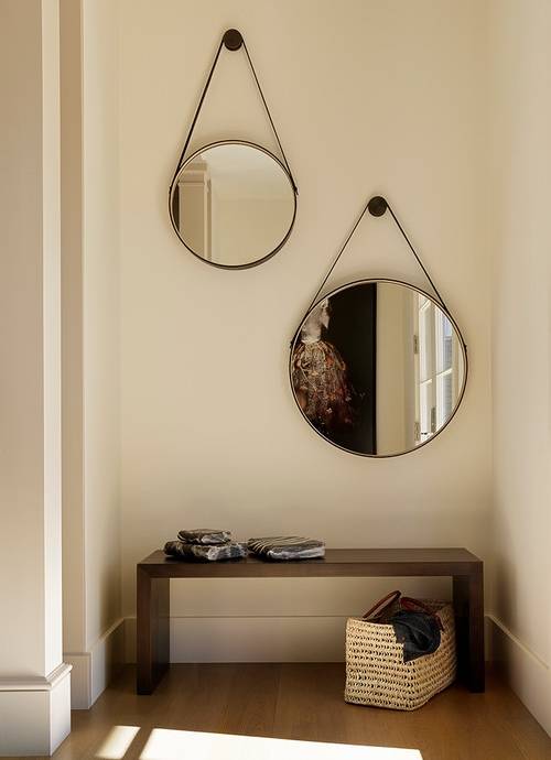 Настенные круглые зеркала для стильной прихожей в квартире