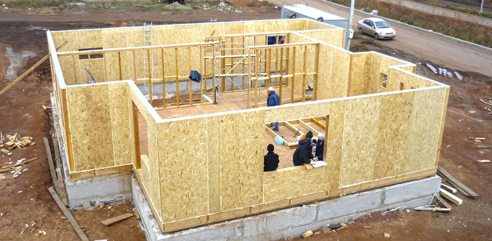 Особенности и этапы строительства одноэтажных домов из СИП панелей