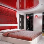 Различные варианты дизайна натяжных потолков для спальни