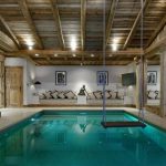 Варианты дизайна бассейна внутри частного дома и на территории