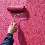 Варианты нанесения фактурной краски на стены