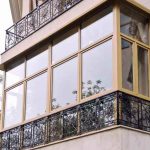 Получаем красивый вид с балкона или лоджии благодаря французскому остеклению