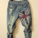 Как из обычных джинс самостоятельно сделать рваные джинсы?