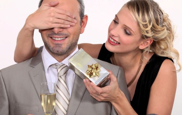 Как выбрать подарок мужу: советы и рекомендации