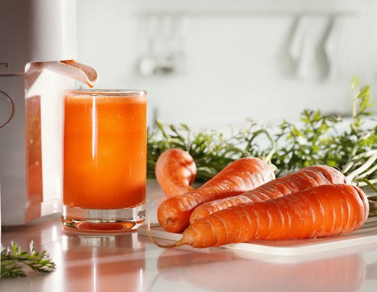 Сок моркови — здоровье в стакане
