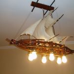 Фото 32: Люстра–корабль для комнаты в морском стиле