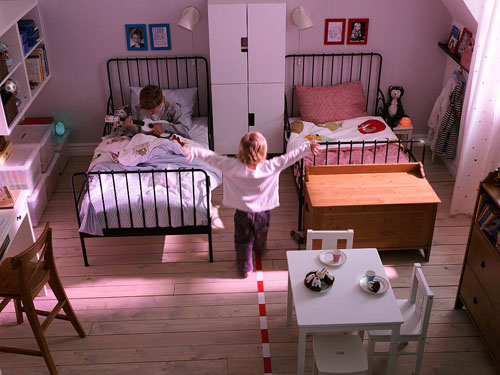 Детская комната для двойняшек-дошкольников