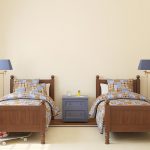 Фото 55: Одинаковая мебель в комнате для близнецов