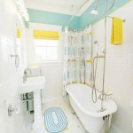 Фото 15: Ванная комната в голубых и желтых тонах