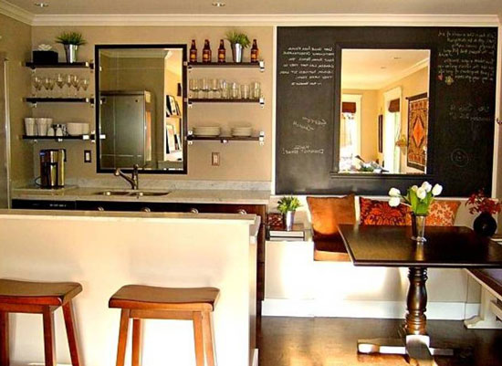 Расположение барной стойки и обеденного стола на кухне