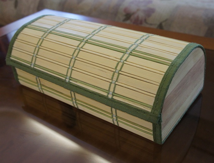 Шкатулка из бамбуковой салфетки сбоку