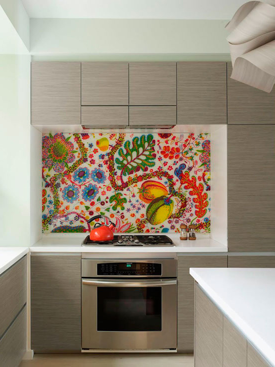 Фотообои с растительным орнаментом прекрасно выглядят в интерьере кухни