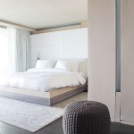 Фото 376: Светлая теплая нежная спальня с ворсистым ковром и необычным пуфиком