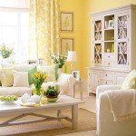 Фото 26: Желтые стены с мягкой мебелью