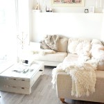 Фото 27: Белый диван в уютном интерьере