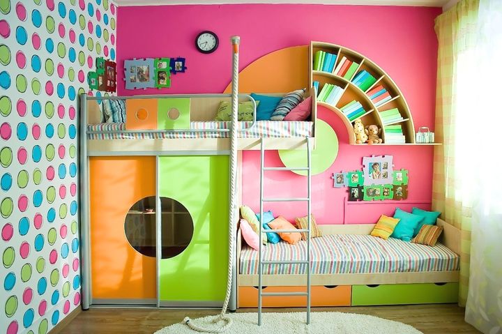 Разноцветная комната для девочки
