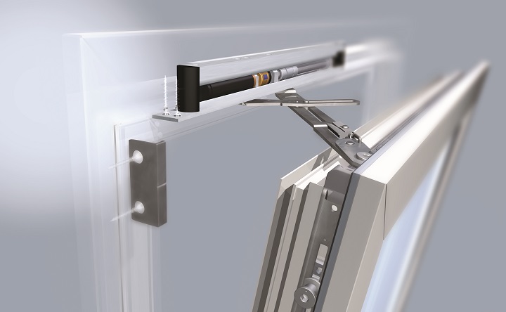 Откидной механизм полотна ПВХ двери обеспечивает режим проветривания