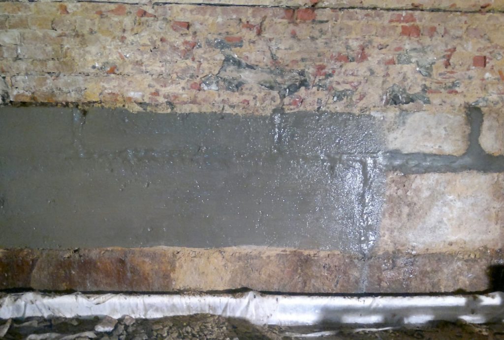 Кирпичная кладка стен подвала после гидроизоляции Пнетрон Скрепа 500