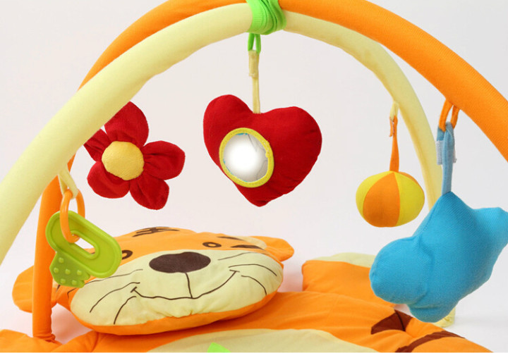 Развивающий коврик - отличная игрушка для малышей
