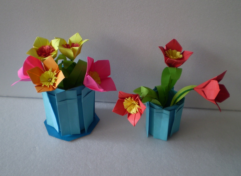 Объемные вазочки с цветами из бумаги