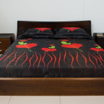 Фото 6: Дизайн кровати из сосны