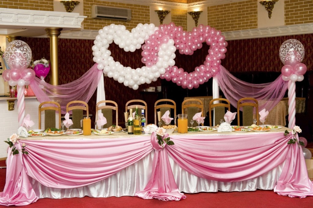 Оформление свадьбы в розовом стиле с воздушными шарами