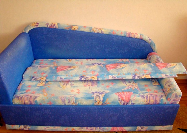 Детский диван со съемным бортиком
