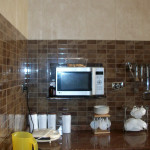 Фото 30: Микроволновая печь на стене