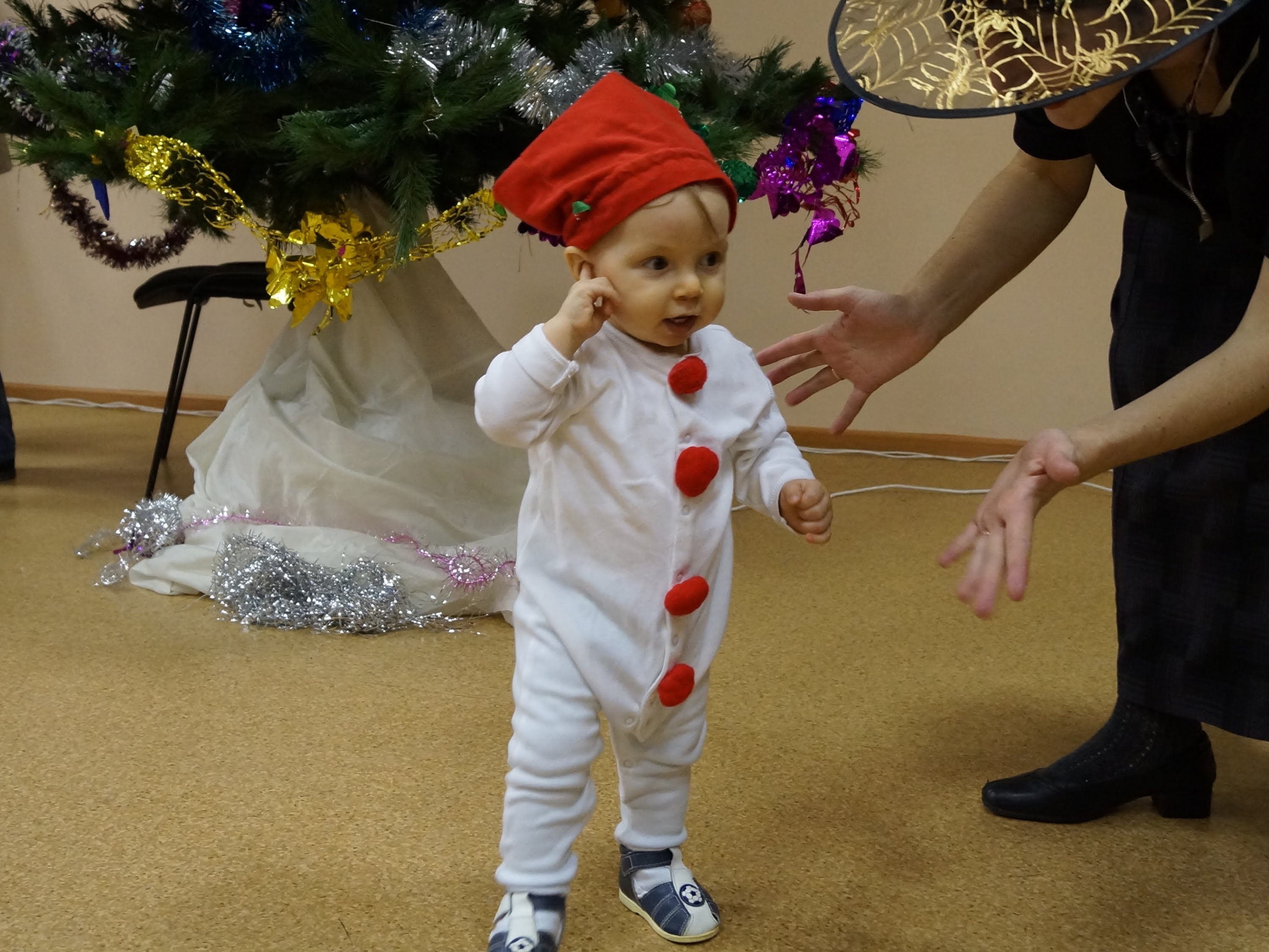КОСТЮМ КОСМОНАВТА детский: как своими руками сделать карнавальный костюм для мальчика на утренник?