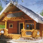 Фото 27: Небольшой деревянный дом с балконом