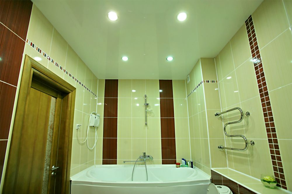 Панельный потолок в ванной
