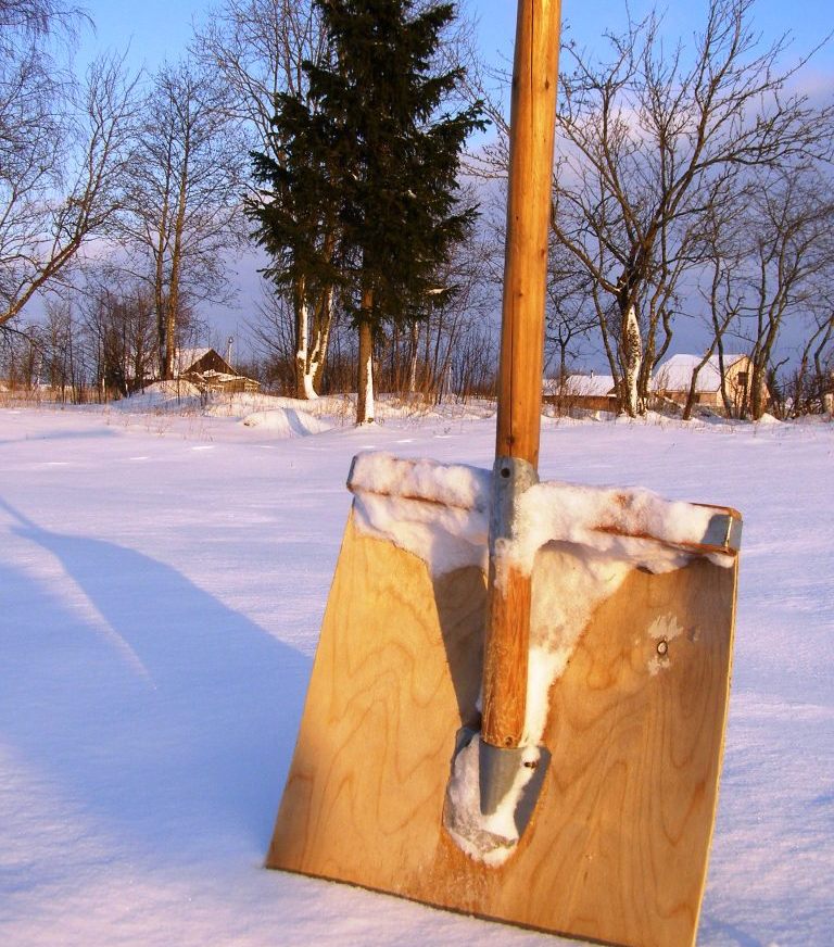 Фото 14: Деревянная лопата из фанеры