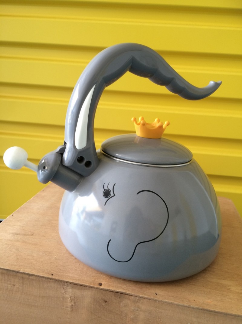 Чайник в форме слоника