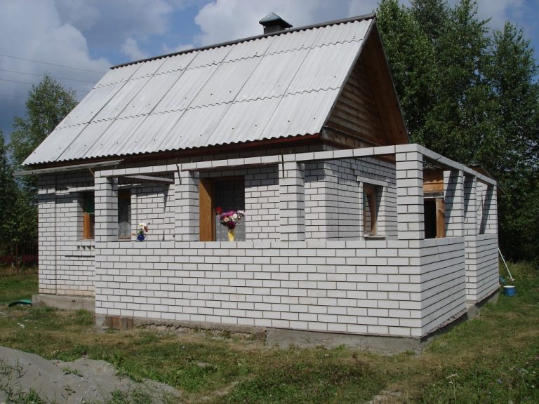 Пристройка к деревянному дому из пеноблоков фото