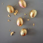 Фото 36: Украшение яиц на Пасху сусальным покрытием