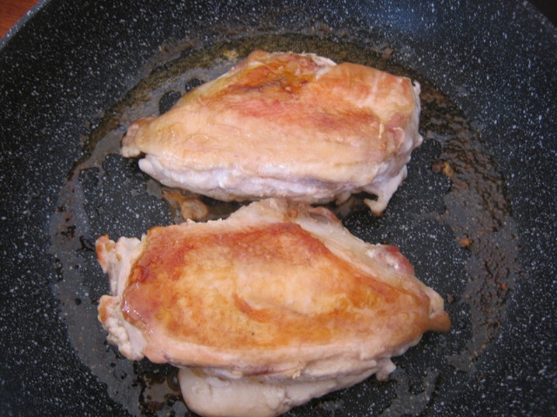 Куриная грудка на каменной сковороде