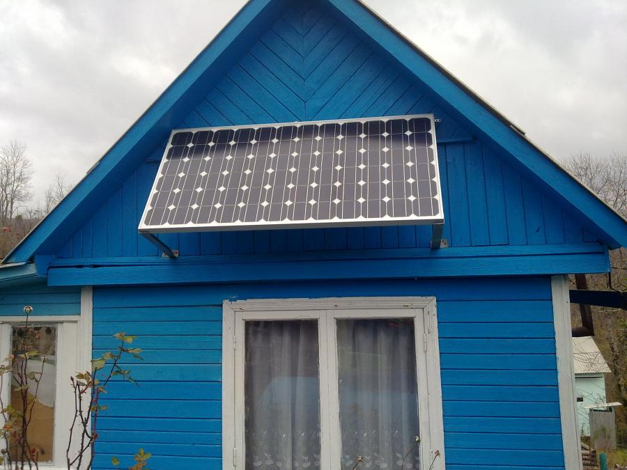 Солнечная батарея на даче