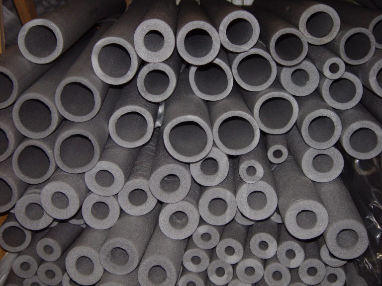 Как выбрать утеплитель для труб из вспененного полиэтилена