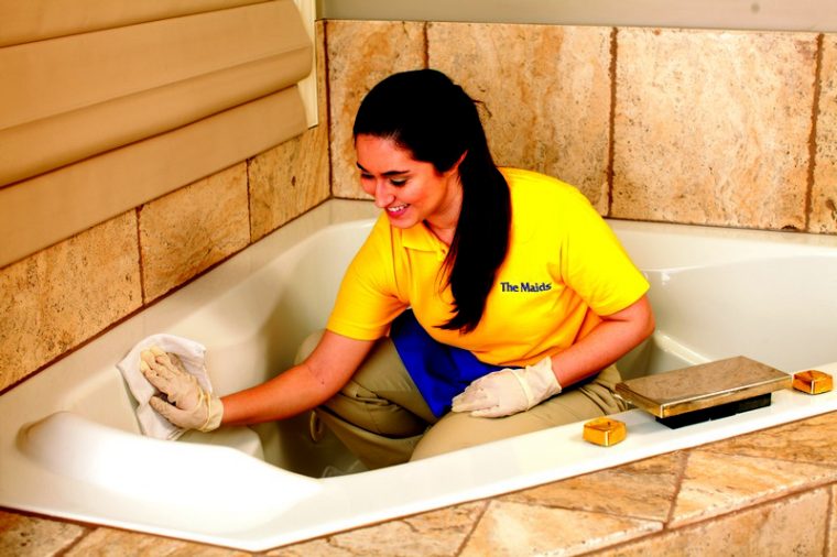 Фото 1: chem-otmyt-staruyu-vannu-v-domashnih-usloviyah