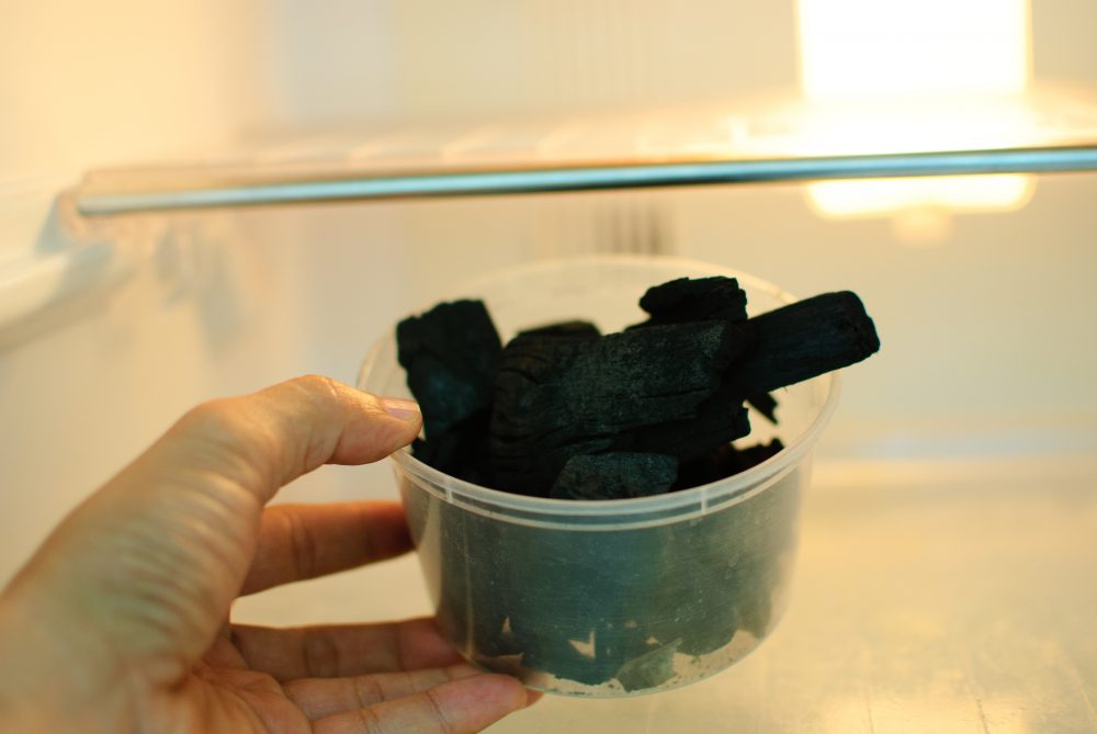 Уголь для нейтрализации запахов холодильника