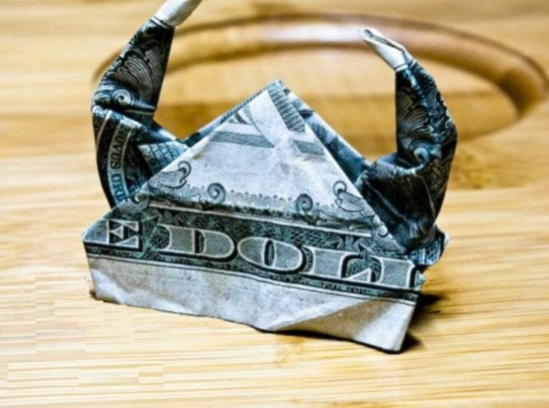 Шлем  викинга в технике оригами из доллара