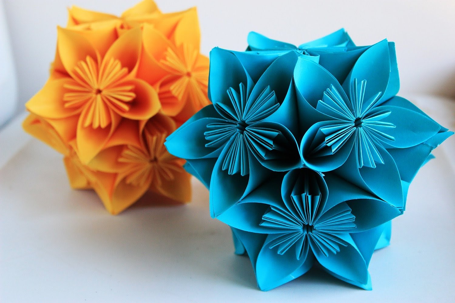 Цветочные модульные шары в технике оригами